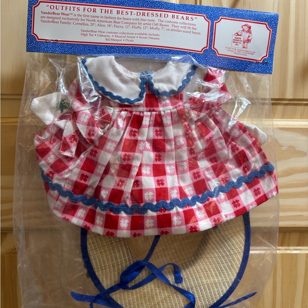 Muffy Vander Bear Picnic Time Outfit. NWT